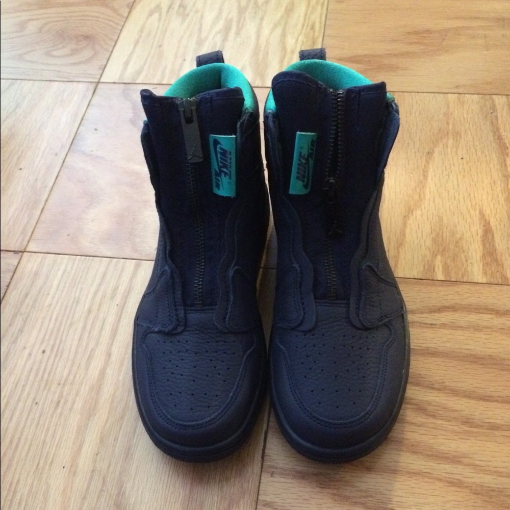 Air Jordan Women's 1 High Zip Sneaker:Authentic